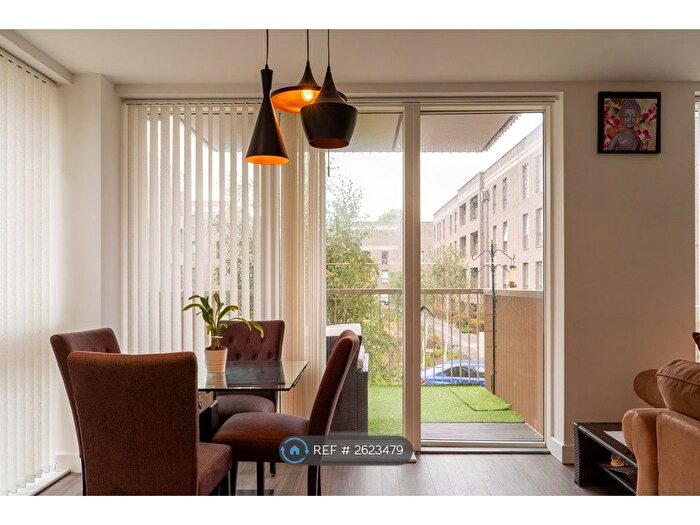 2 Bedroom Flat To Rent In Adenmore Road, London, SE6
