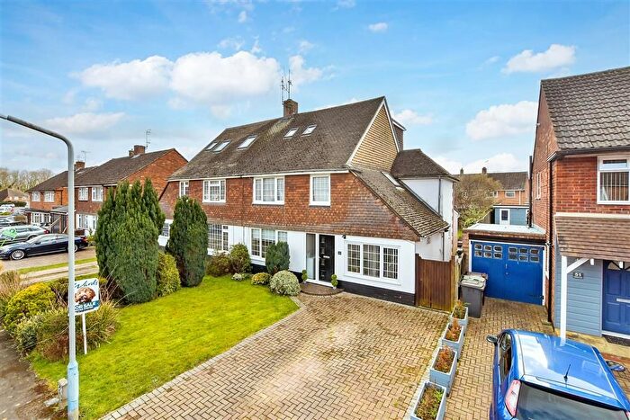 5 Bedroom Semi-Detached House For Sale In Willow Lea, Tonbridge, Kent, TN10