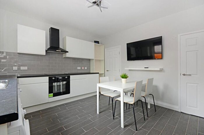 3 Bedroom House To Rent In Alderson Road, Sheffield, S2