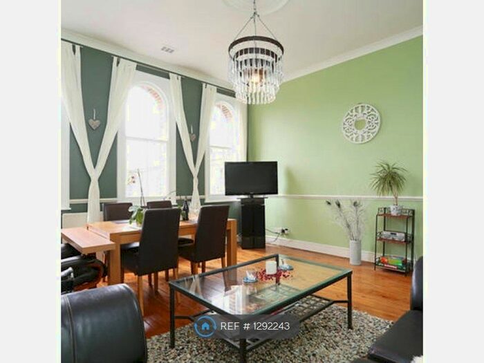 2 Bedroom Flat To Rent In Galton House, London SE18