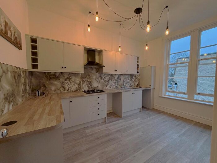 2 Bedroom Apartment For Sale In Pearson Park, Hull, HU5