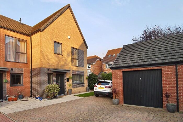 4 Bedroom Town House For Sale In Winscar Road, Lakeside, Doncaster, DN4