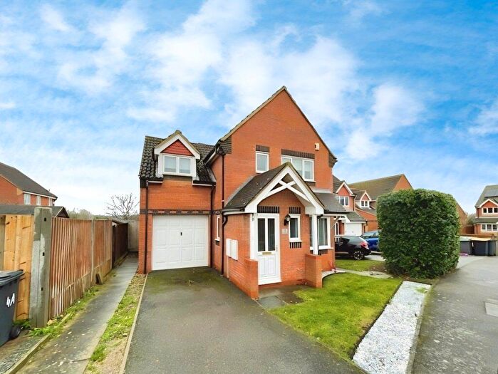 3 Bedroom Detached House To Rent In Comet Drive, MK42