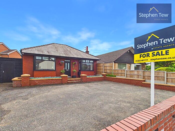 4 Bedroom Detached Bungalow For Sale In Common Edge Road, Blackpool, FY4