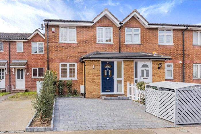 4 Bedroom House To Rent In John Silkin Lane, London, SE8