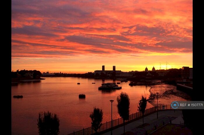 2 Bedroom Flat To Rent In Glaisher Street, London, SE8