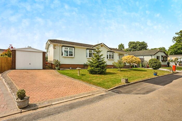 2 Bedroom Park Home For Sale In Lodge Park, Langham, Oakham, LE15