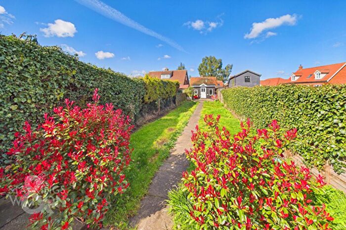 3 Bedroom Terraced House For Sale In Mission Road, Diss, IP22