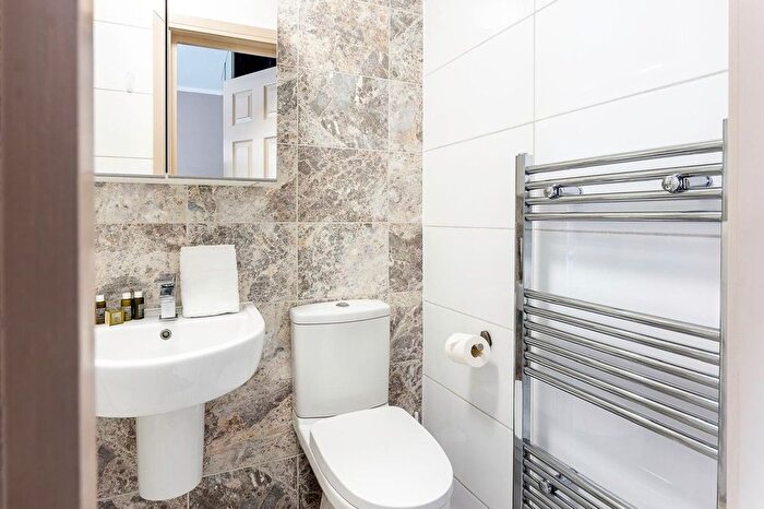 1 Bedroom Studio To Rent In Bond Street, London, W5