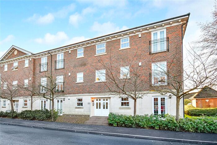 2 Bedroom Apartment For Sale In Jago Court, Newbury, Berkshire, RG14
