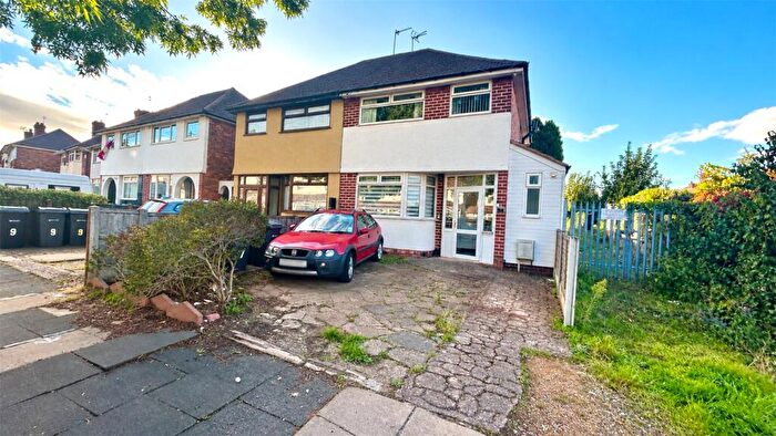 3 Bedroom Semi-Detached House For Sale In Southgate Road, Birmingham, West Midlands, B44