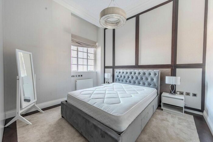 3 Bedroom Flat To Rent In Pont Street, Knightsbridge, London, SW1X