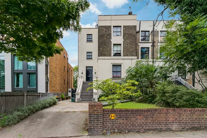 3 Bedroom Flat To Rent In Camden Road, Islington, N7