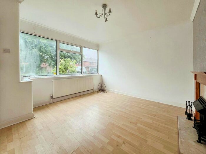 2 Bedroom Semi-Detached House For Sale In Longford Road West, Reddish, Stockport, SK5