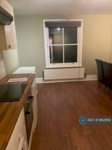 1 Bedroom Flat To Rent In Bedford Hill, London, SW12