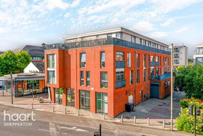 1 Bedroom Apartment For Sale In Guildford Street, Chertsey, KT16
