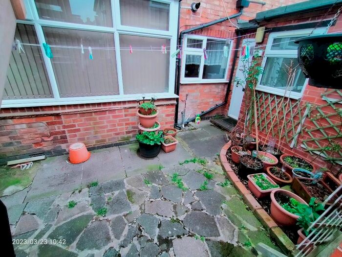 1 Bedroom Flat To Rent In The Parkway, Off Colchester Road, LE5