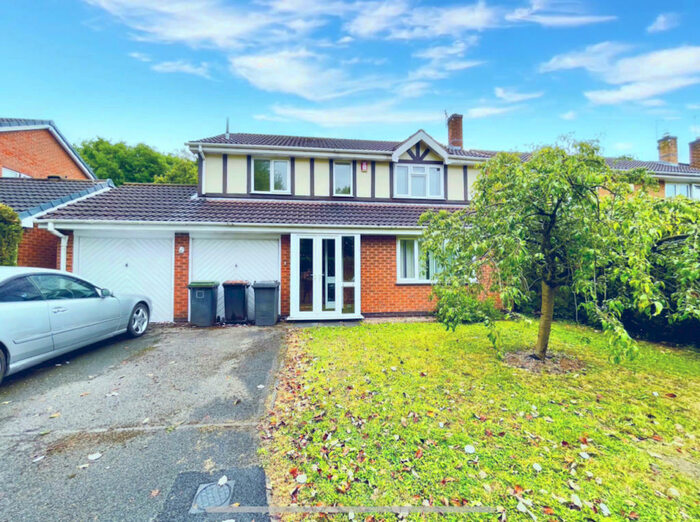 4 Bedroom Detached House To Rent In Charlbury Court, Bramcote, NG9