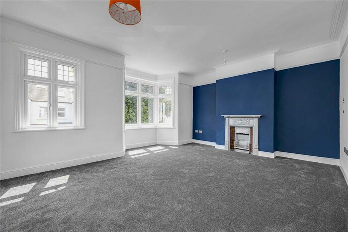 2 Bedroom Flat To Rent In Ribblesdale Road, London, SW16