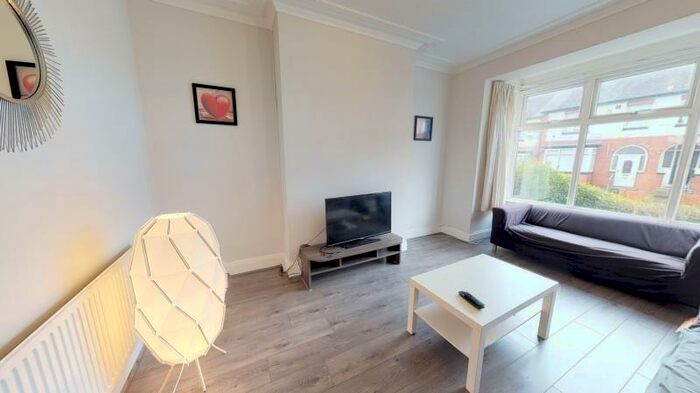 5 Bedroom Terraced House To Rent In Estcourt Avenue, Headingley, Leeds, LS6