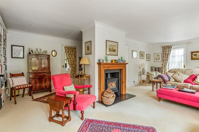 4 Bedroom Detached House For Sale In Tyfield, Sherborne St John, RG24