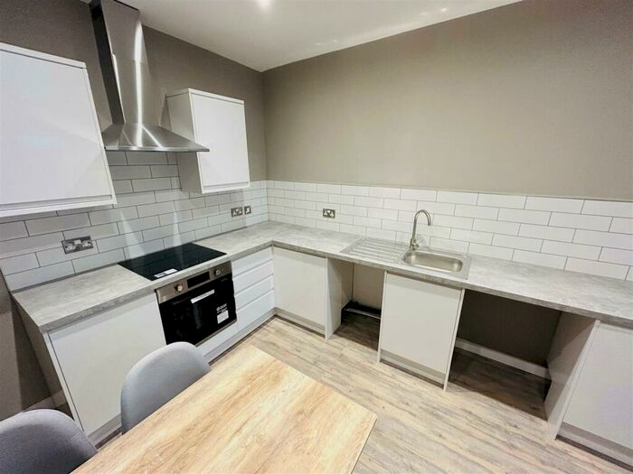 2 Bedroom Apartment To Rent In Hyde Park Villas, Hyde Park, Leeds, LS6