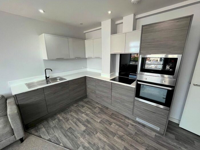 2 Bedroom Flat To Rent In Apartments North, Bond Street, Hull, HU1