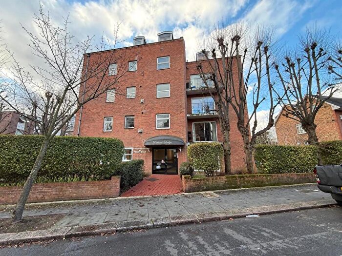1 Bedroom Flat For Sale In Acol Road, South Hampstead, NW6
