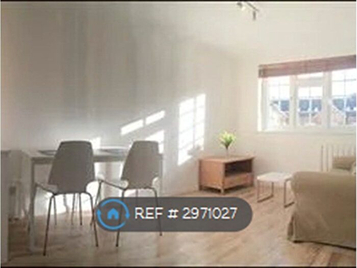 1 Bedroom Flat To Rent In Gables Close, London, SE5