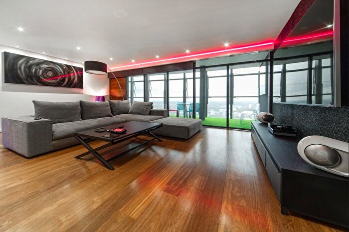 2 Bedroom Apartment For Sale In Holloway Circus, Birmingham, B1