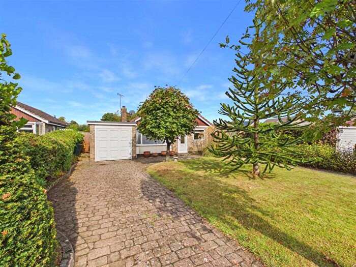 3 Bedroom Detached Bungalow For Sale In Birchitt Place, Sheffield, S17