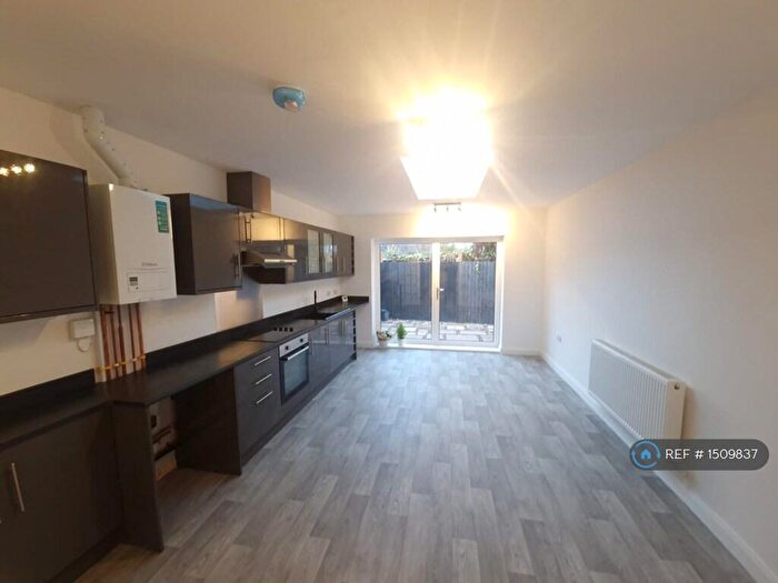 4 Bedroom Terraced House To Rent In Valence Wood Road, Dagenham, RM8