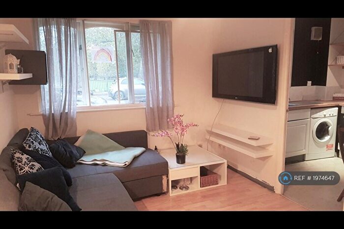 1 Bedroom Flat To Rent In Inwen Court, London, SE8