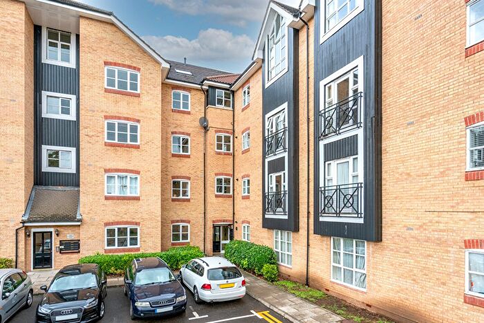 1 Bedroom Flat For Sale In Stephenson Wharf, Apsley Lock, HP3