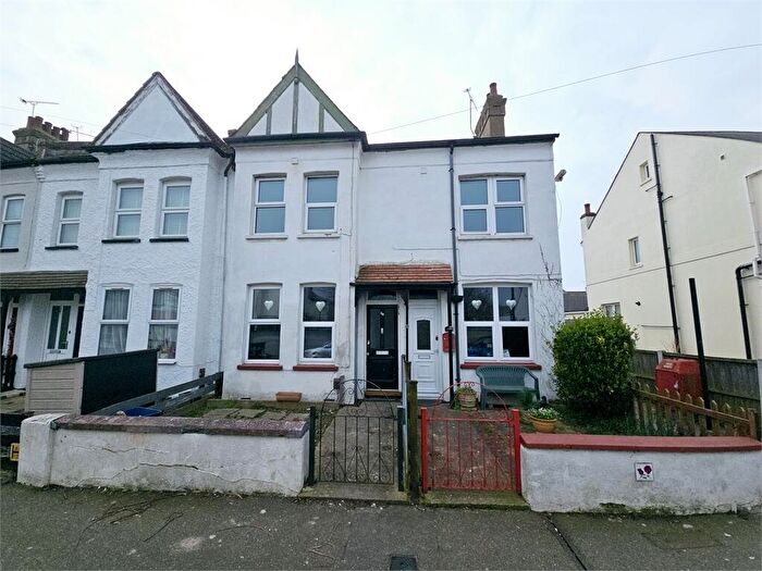 2 Bedroom Apartment To Rent In Trinity Road, Southend On Sea, Southend On Sea, SS2