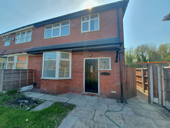 3 Bedroom Semi-Detached House To Rent In Raincliff Avenue, Manchester, M13