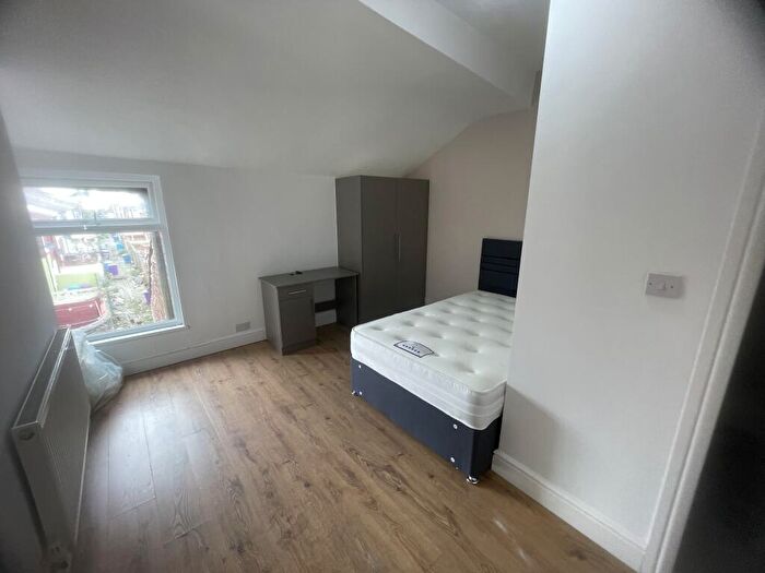 1 Bedroom House To Rent In Room Picton Road, L15