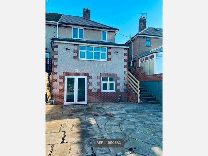 3 Bedroom Semi-Detached House To Rent In Swaddale Avenue, Chesterfield, S41