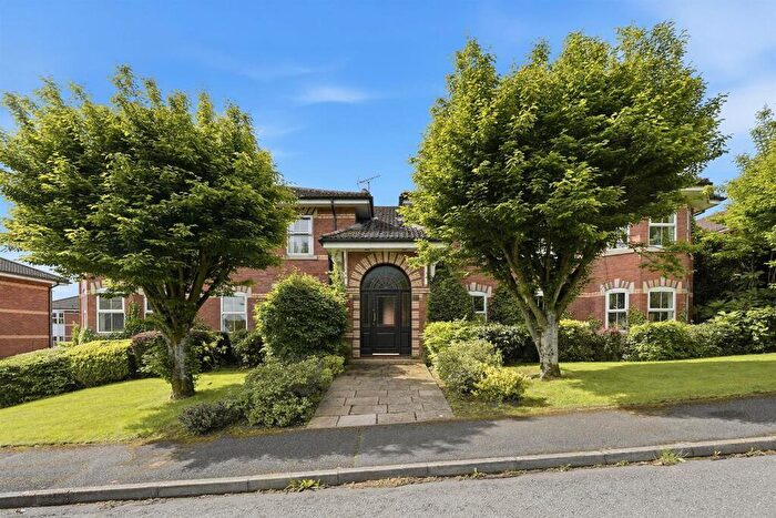 2 Bedroom Apartment For Sale In Bishopton Drive, Macclesfield, SK11