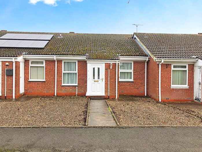 2 Bedroom Terraced Bungalow For Sale In The Lawns, Bridlington, YO16
