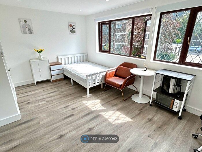 Studio To Rent In Kennard Road, London, E15