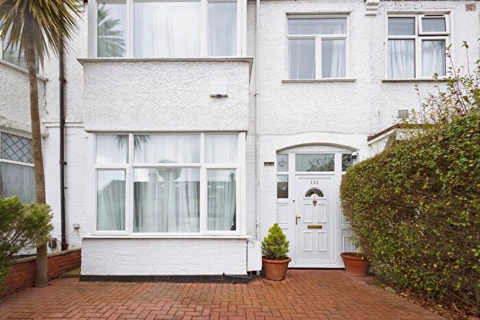 4 Bedroom Terraced House For Sale In Hamilton Road, London, NW11