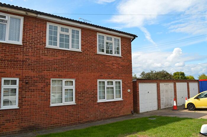 2 Bedroom Flat To Rent In Cherry Tree Close, Grays, RM17