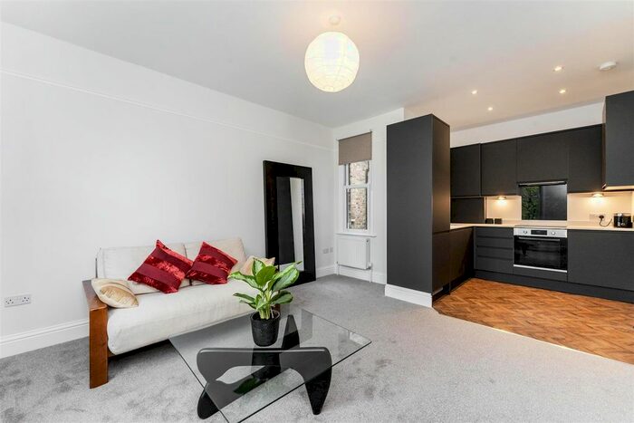 1 Bedroom Flat To Rent In Woodgrange Avenue, Ealing, W5