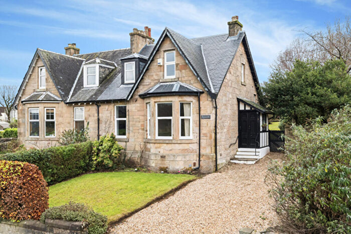 4 Bedroom Semi Detached House For Sale In Branscroft, Kilbarchan, PA10