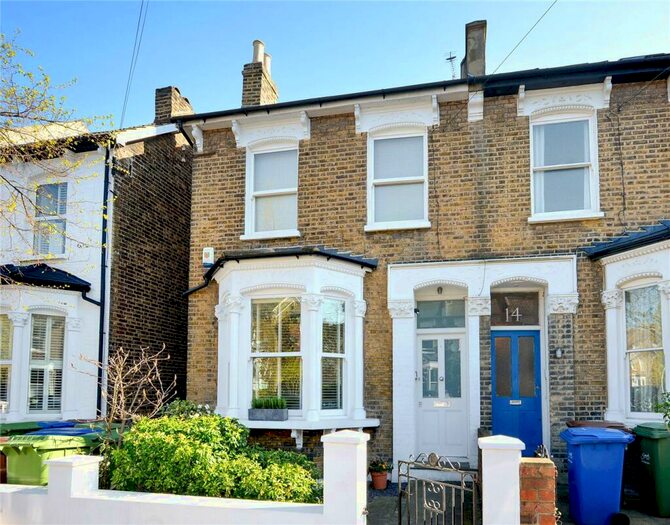 1 Bedroom Apartment To Rent In Ondine Road, Peckham Rye, London, SE15