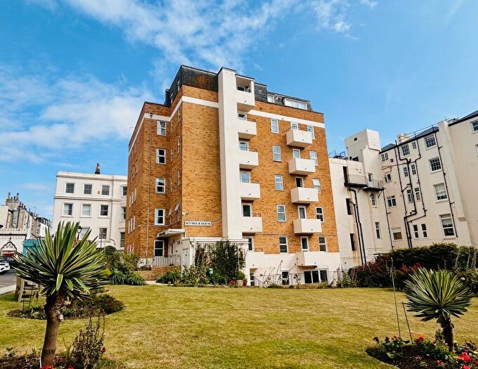 2 Bedroom Apartment To Rent In Seymour Square, Brighton, BN2