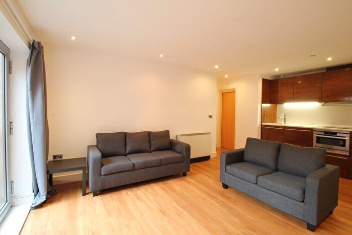 3 Bedroom Flat To Rent In Hanley House, Hanley Street, Nottingham, NG1