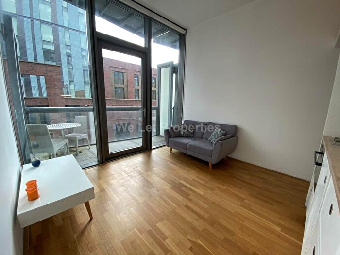 Apartment To Rent In Abito, Greengate, M3