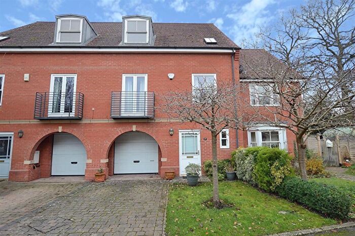 3 Bedroom Terraced House For Sale In Sterling Place, Woodhall Spa, LN10